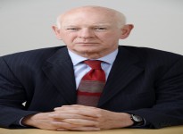 howard-davies-sitting1 howard-davies-sitting1